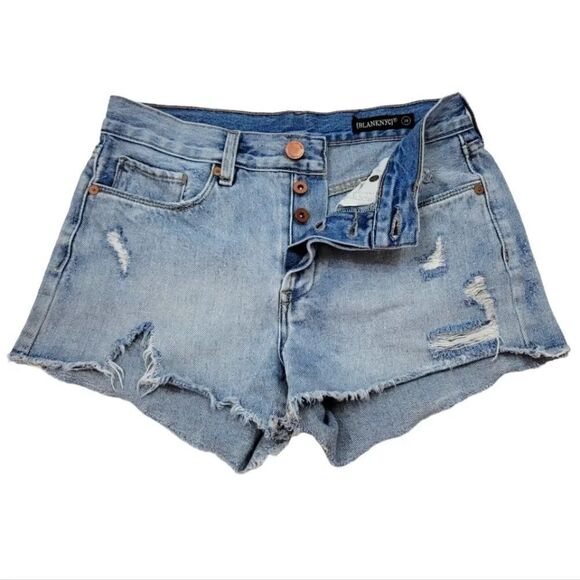 Blank NYC Distressed Button Fly Light Wash Denim Shorts #39CJ8495NOK Size 26 - Picture 1 of 8